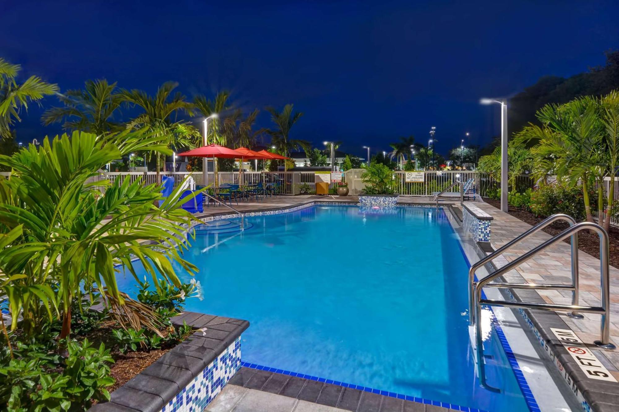Home2 Suites By Hilton Naples I-75 Pine Ridge Road Vineyards Exterior photo