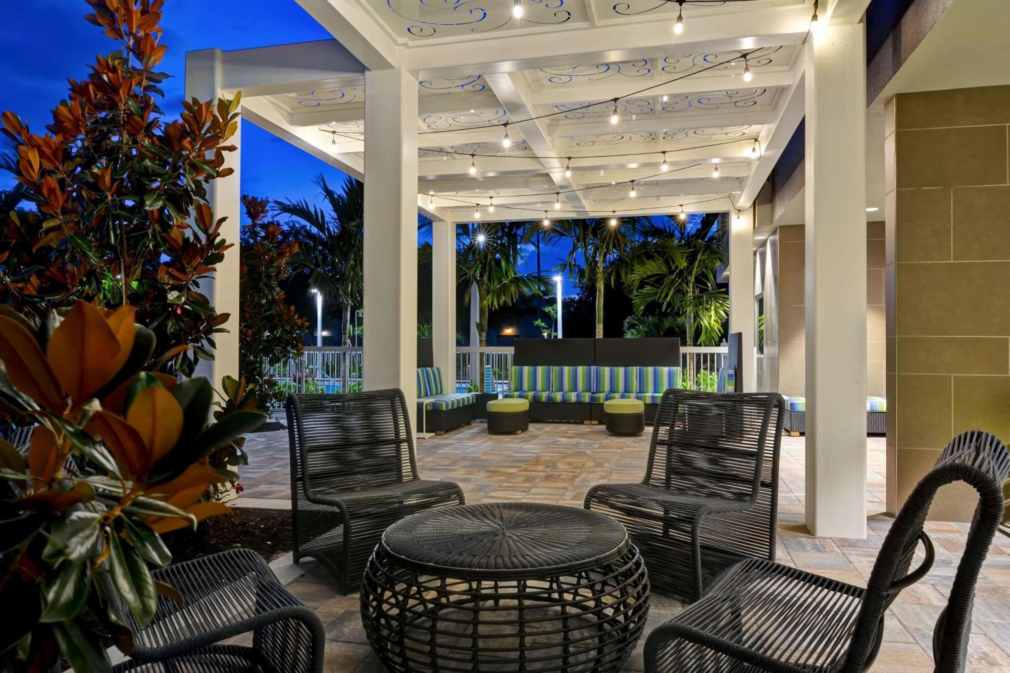 Home2 Suites By Hilton Naples I-75 Pine Ridge Road Vineyards Exterior photo