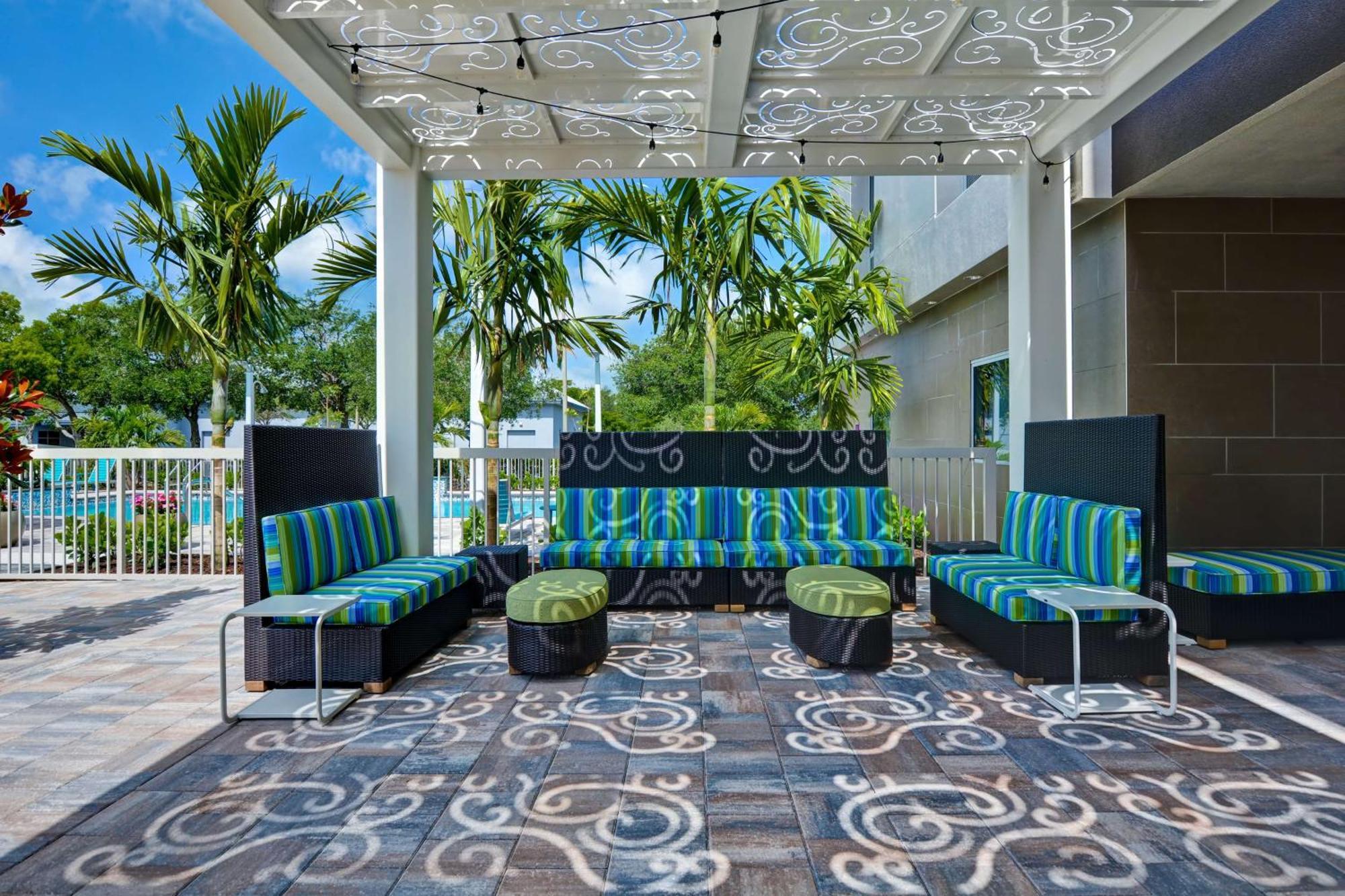 Home2 Suites By Hilton Naples I-75 Pine Ridge Road Vineyards Exterior photo